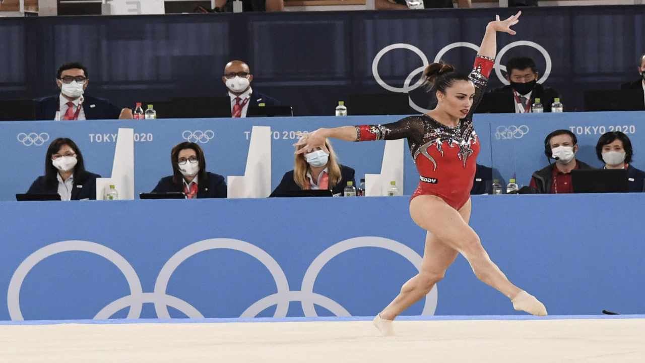 Vanessa Ferrari durante un esercizio alle Olimpiadi